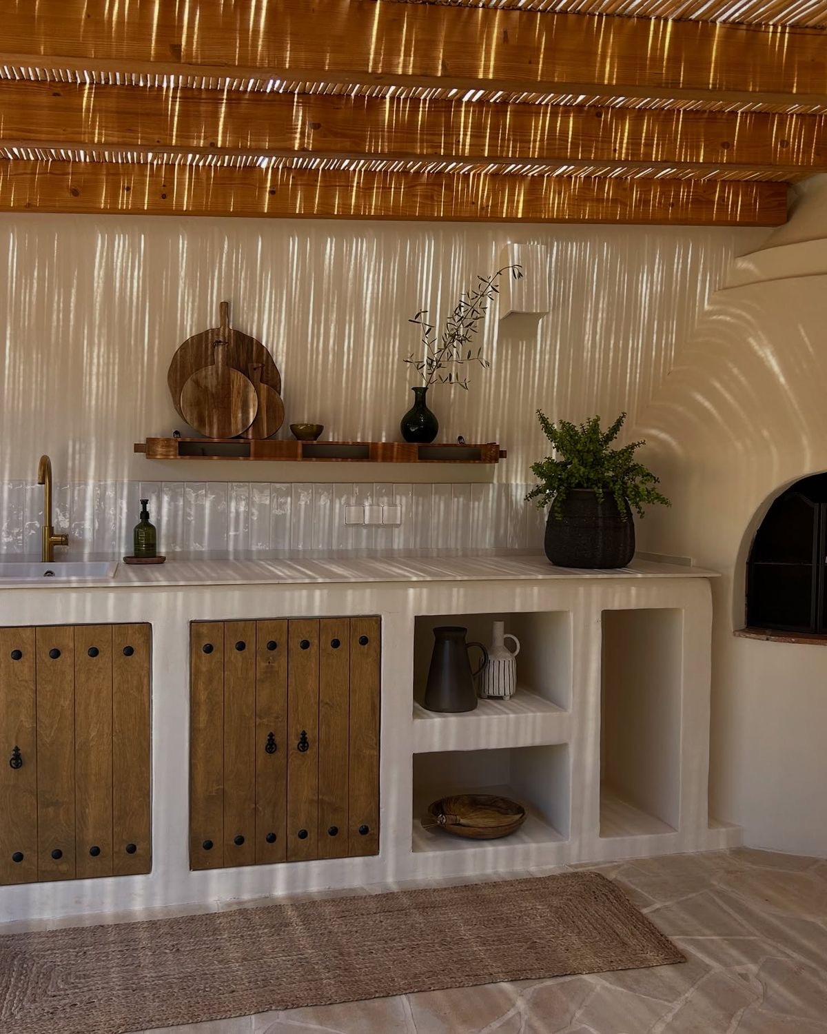 Poolside living in Jávea